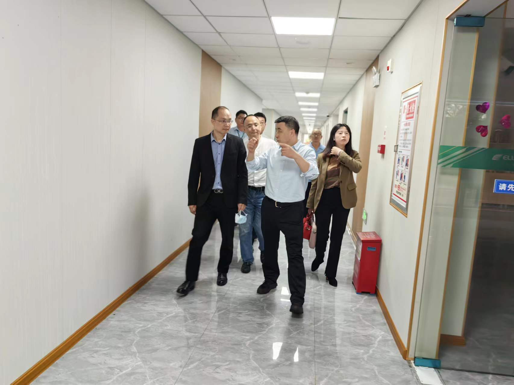 節(jié)后慰問暖人心 | 九洲集團(tuán)黨委書記、董事長(zhǎng)楊保平一行慰問依頓電子全體員工 